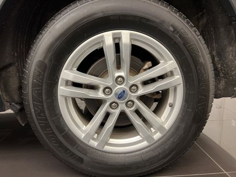 Certified 2023 Ford Explorer XLT w/ Equipment Group 202A image 7