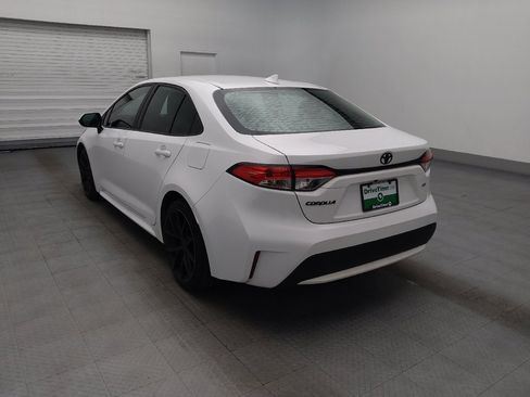 Used 2021 Toyota Corolla LE FWD image 5