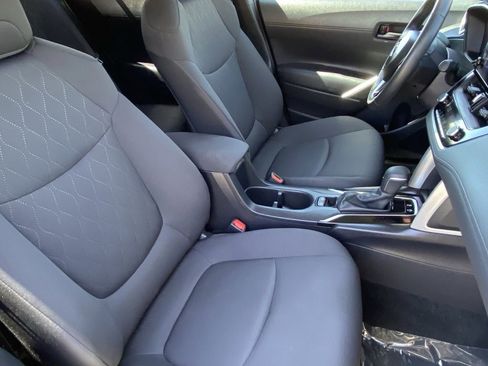 Certified 2025 Toyota Corolla Cross LE image 16