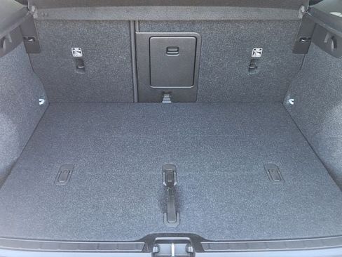 Certified 2023 Volvo XC40 B5 Plus w/ Protection Package Premier AWD/4WD image 20