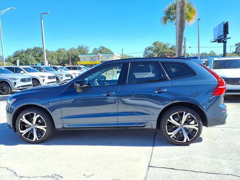 Certified 2023 Volvo XC60 B5 Ultimate w/ Climate Package image 4