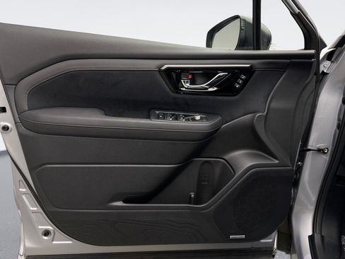 Used 2025 Subaru Forester Touring image 9