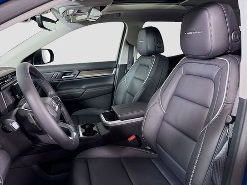 New 2026 GMC Terrain Denali w/ LPO, Black Badging Package image 20