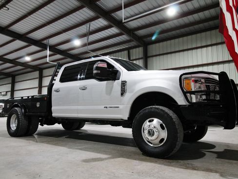 Used 2017 Ford F350 Lariat w/ Chrome Package AWD/4WD image 16