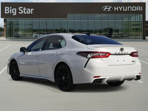 Used 2023 Toyota Camry XSE image 3