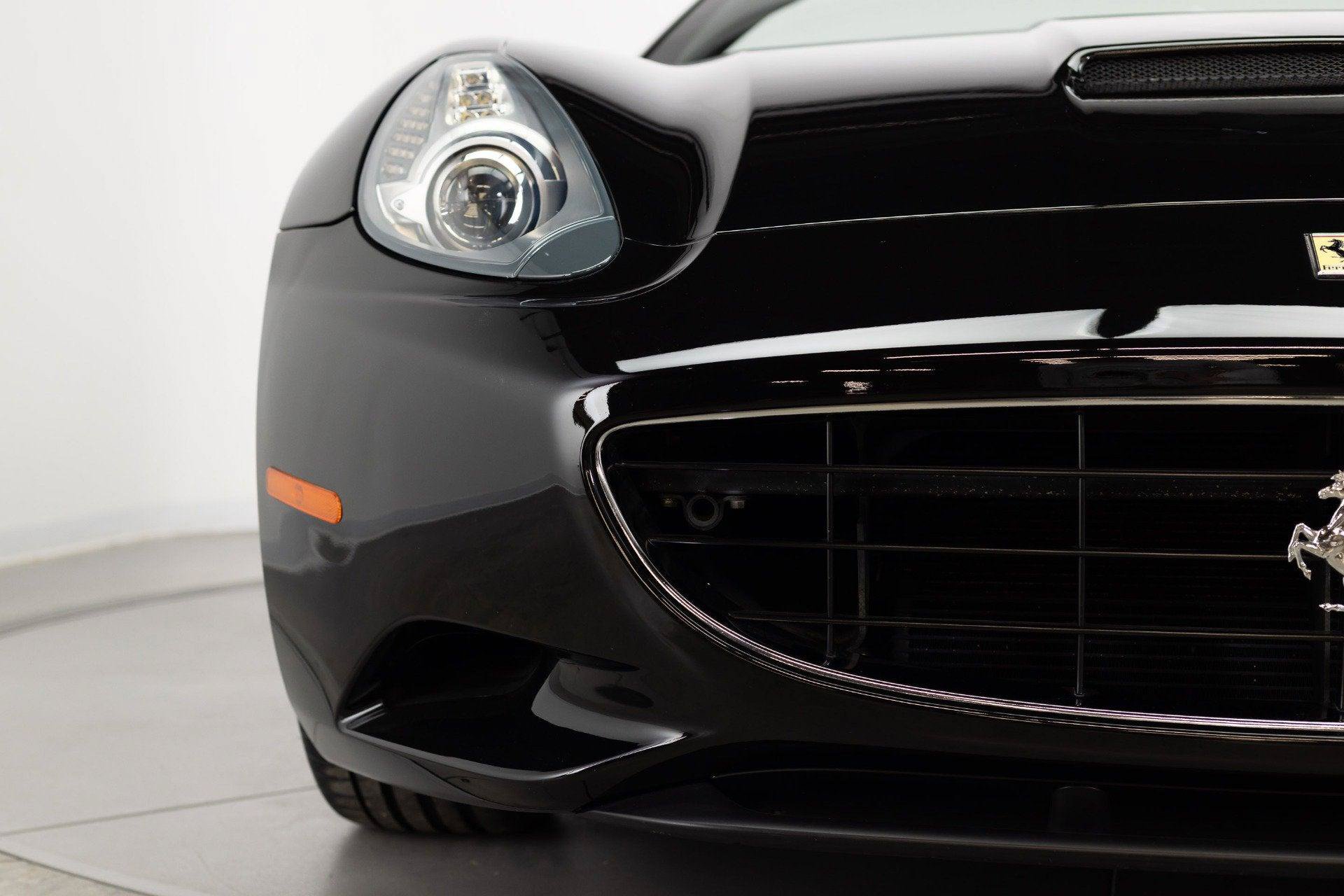 Used 2010 Ferrari California RWD image 25