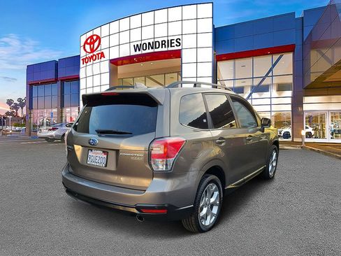 Used 2017 Subaru Forester 2.5i Touring image 4