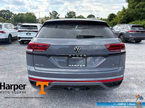 Used 2023 Volkswagen Atlas Cross Sport SEL R-Line AWD/4WD image 4