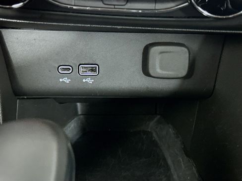 Used 2025 Buick Encore GX Preferred image 26