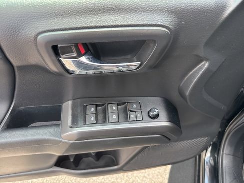 Used 2023 Toyota Tacoma TRD Off-Road image 24