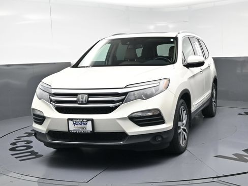 Used 2016 Honda Pilot Touring image 11