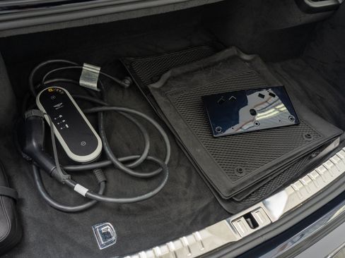 Used 2026 Bentley Flying Spur Plug-In Hybrid AWD/4WD image 39