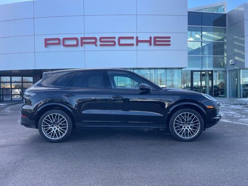 Certified 2023 Porsche Cayenne Platinum Edition image 10