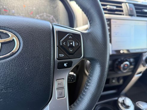Used 2021 Toyota 4Runner SR5 Premium w/ Moonroof Package AWD/4WD image 18