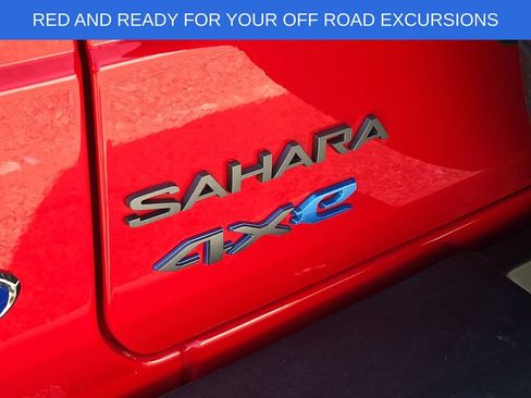 Used 2025 Jeep Wrangler Unlimited Sahara AWD/4WD image 30