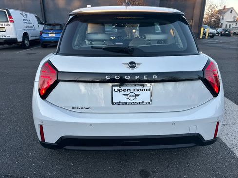 Certified 2025 MINI Cooper 2-Door Hardtop image 4