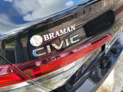 Used 2023 Honda Civic Sport image 5