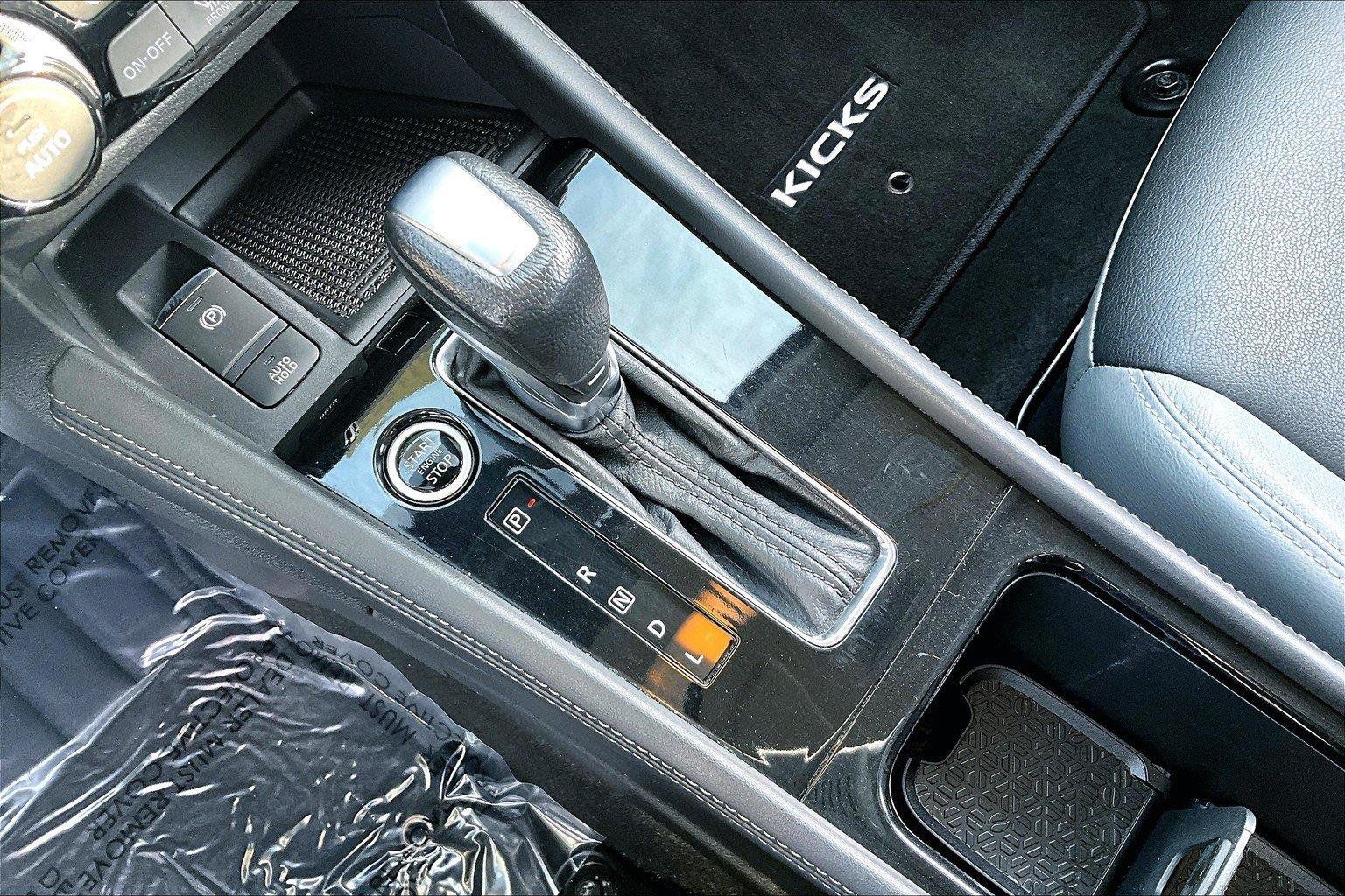 Used 2021 Nissan Kicks SR w/ SR Premium Package FWD image 15
