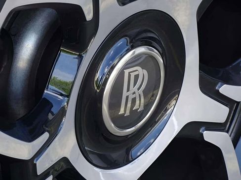 Used 2023 Rolls-Royce Cullinan Black Badge image 20