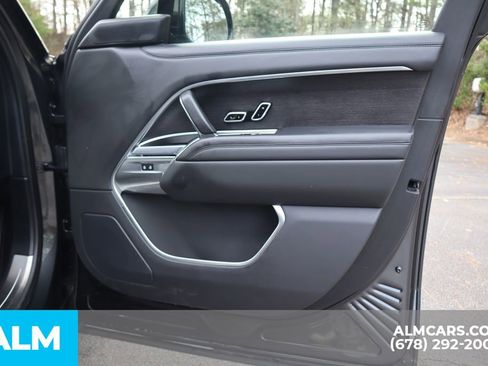 Used 2025 Land Rover Range Rover Long Wheelbase SE image 34