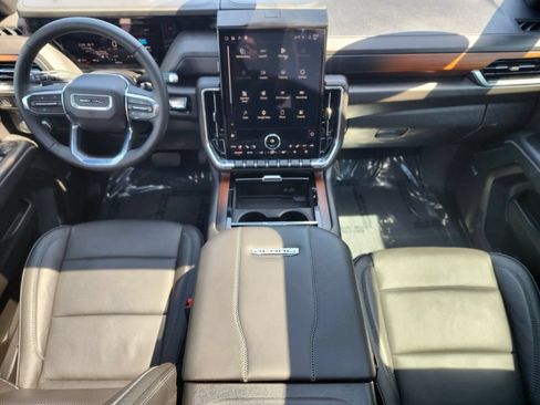 Used 2026 GMC Yukon XL Denali w/ Sun & Power Step Package AWD/4WD image 10