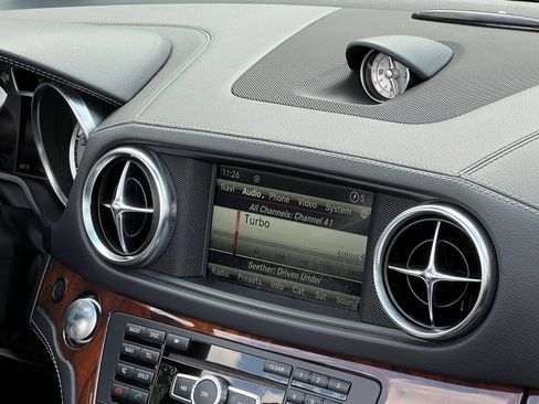 Used 2014 Mercedes-Benz SL 550 image 36