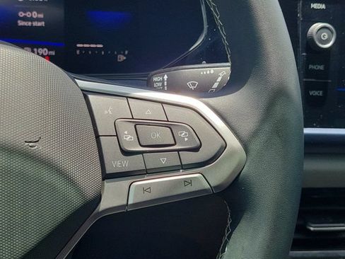 Certified 2022 Volkswagen Taos SE FWD image 20