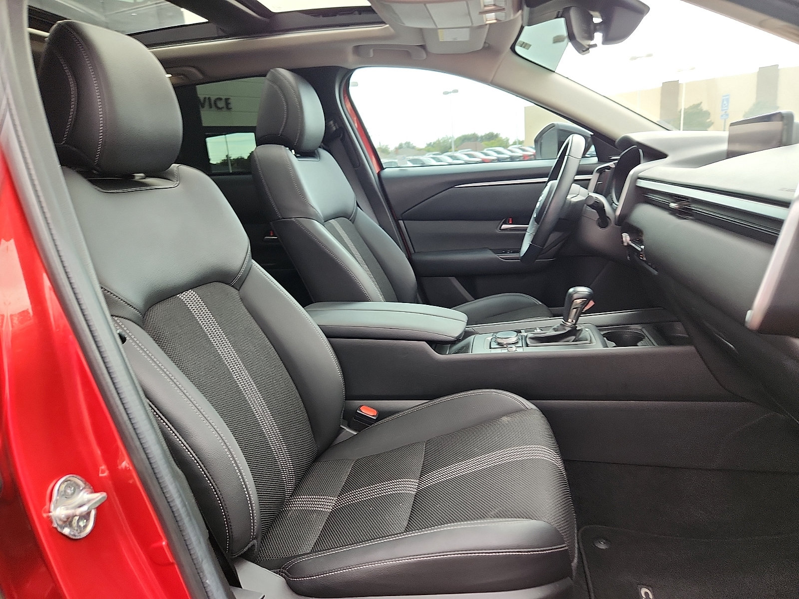Used 2024 MAZDA CX-50 AWD 2.5 S w/ Premium Package image 14