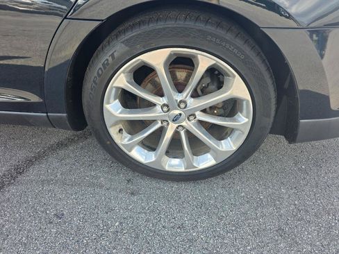Used 2014 Ford Taurus Limited w/ Equipment Group 301A FWD image 20