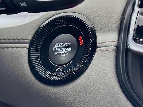 Certified 2024 Jeep Compass Limited image 22