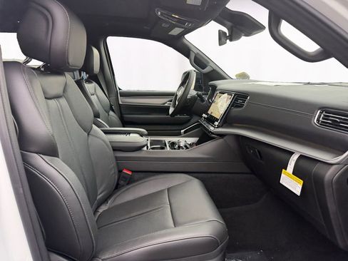 New 2026 Jeep Grand Wagoneer image 15