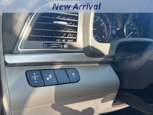 Used 2017 Hyundai Elantra SE w/ SE A/T Tech Package 03 image 13