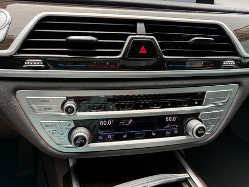 Used 2017 BMW 740i RWD image 14