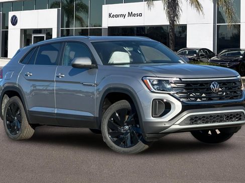 New 2026 Volkswagen Atlas Cross Sport SE image 2