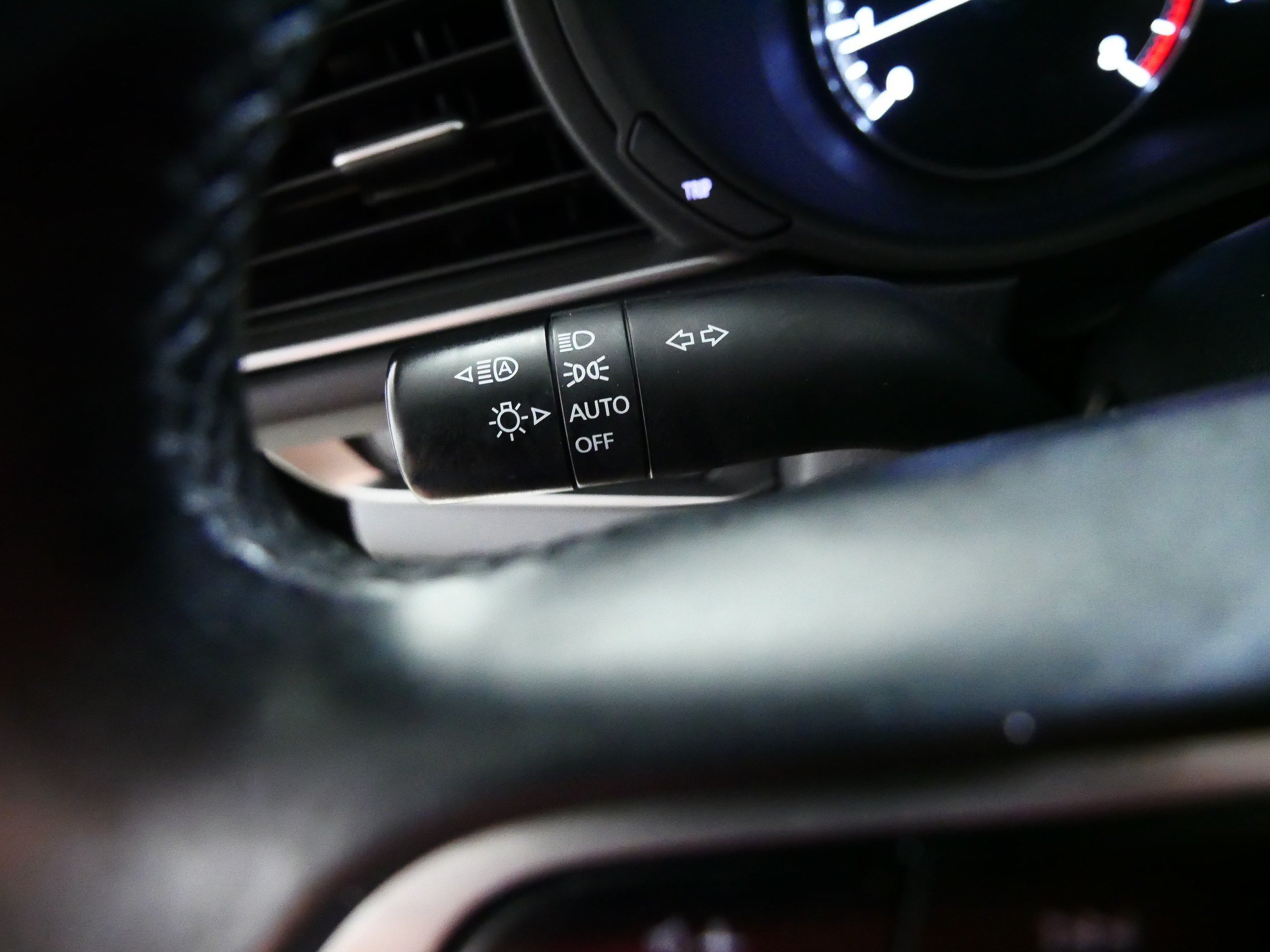 Used 2022 MAZDA CX-30 AWD 2.5 S w/ Select Package image 32