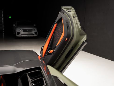Used 2024 Lamborghini Revuelto AWD/4WD image 66