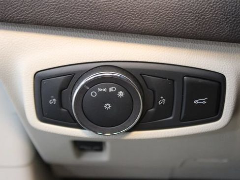 Used 2019 Lincoln MKC Select w/ Select Plus Package AWD/4WD image 21