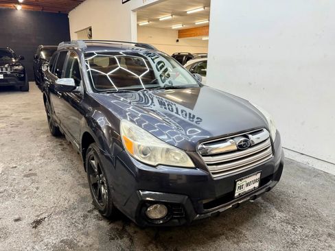 Used 2013 Subaru Outback 2.5i Premium w/ Popular Pkg 1B image 2