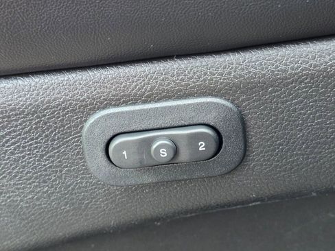 Used 2019 Jeep Grand Cherokee Limited image 25