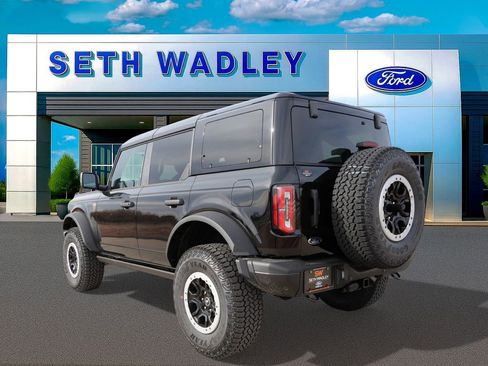 New 2025 Ford Bronco Badlands image 8