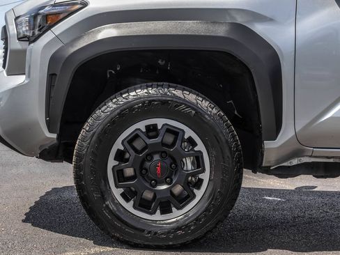 Used 2024 Toyota Tacoma TRD Off-Road AWD/4WD image 34