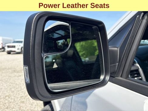 Used 2025 RAM 1500 Laramie AWD/4WD image 7