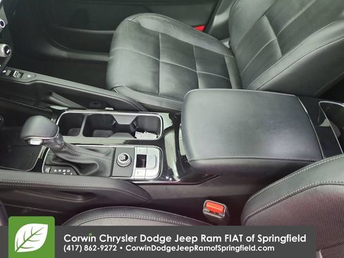 Used 2024 Kia Telluride EX w/ EX Captain's Chair Package FWD image 28