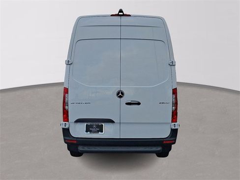 Used 2025 Mercedes-Benz Sprinter 2500 image 6