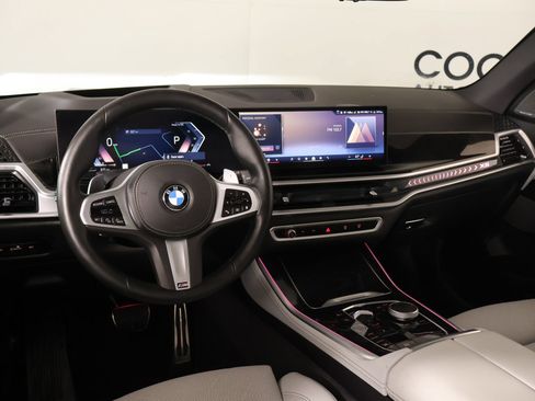 Used 2026 BMW X5 xDrive40i w/ M Sport Package AWD/4WD image 2