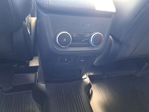 Certified 2025 Ford Explorer Active w/ Active Comfort Package image 12