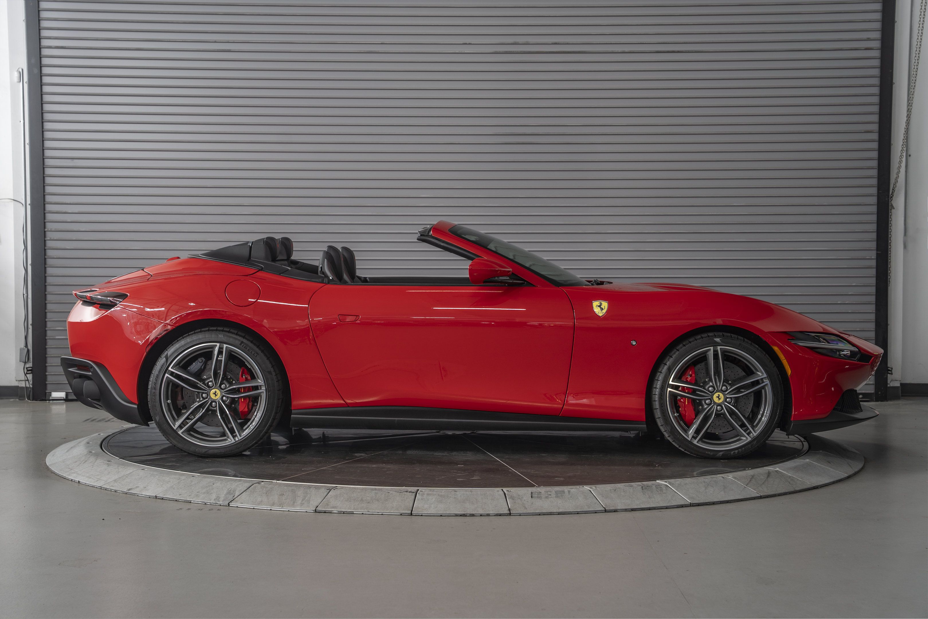 Used 2026 Ferrari Roma Spider RWD image 6