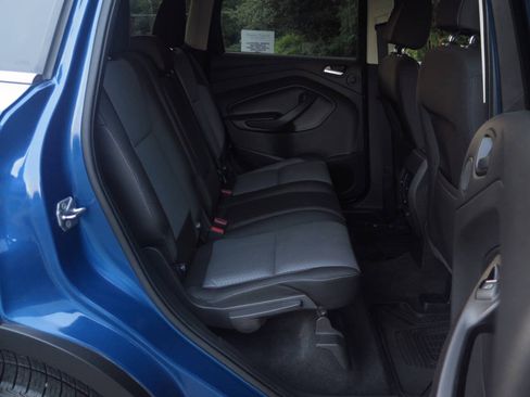 Used 2017 Ford Escape SE w/ Equipment Group 201A AWD/4WD image 19