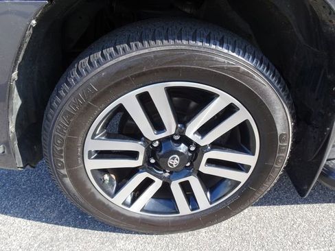 Used 2016 Toyota 4Runner Limited AWD/4WD image 41