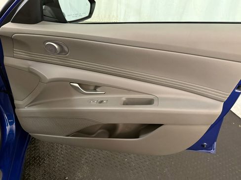 Certified 2025 Hyundai Elantra Sport image 31